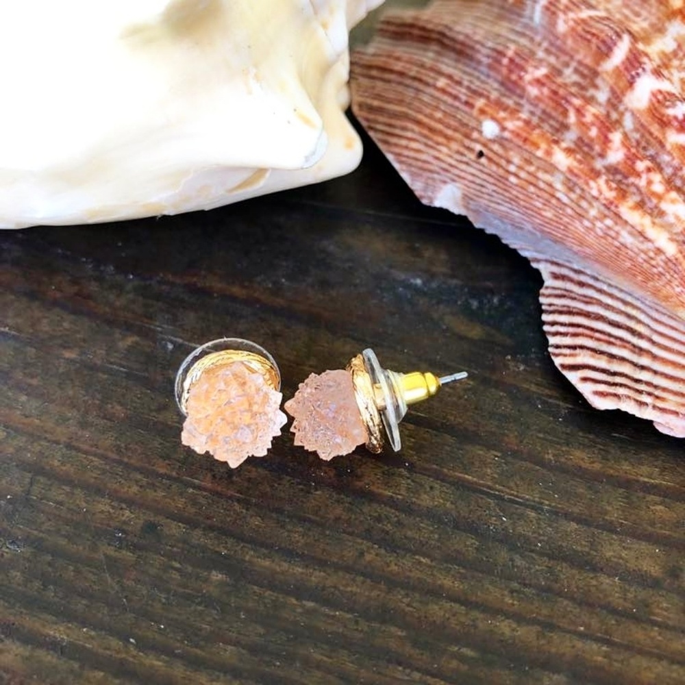 PINK AND GOLD STUD DAINTY EARRINGS - Picture 1 of 1